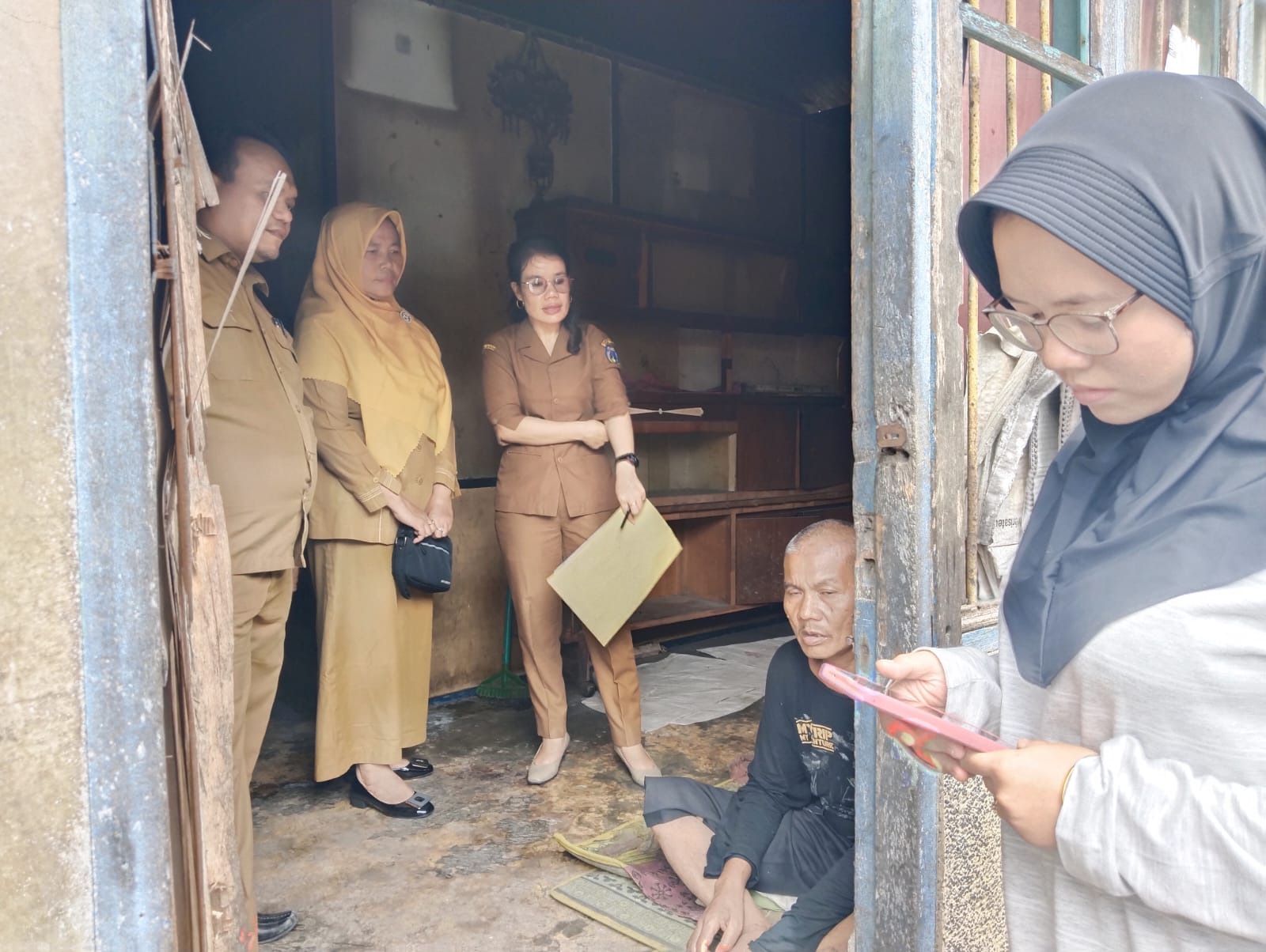 Dinas sosial tebing tinggi - Penjangkauan PPKS Orang Terlantar di Kelurahan Mandailing